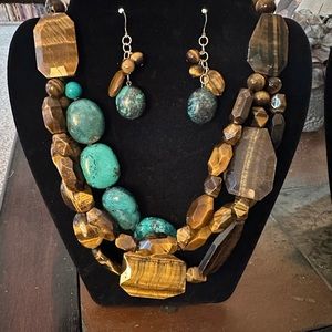 Victoria Hayman turquoise/tiger eye chunky bead necklace with matching earrings.